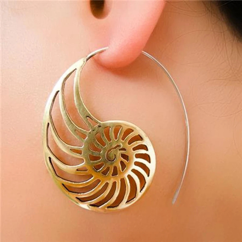 Fashion And Personalized Earrings Fan-shaped Hollow Earrings Metal Alloy Earrings