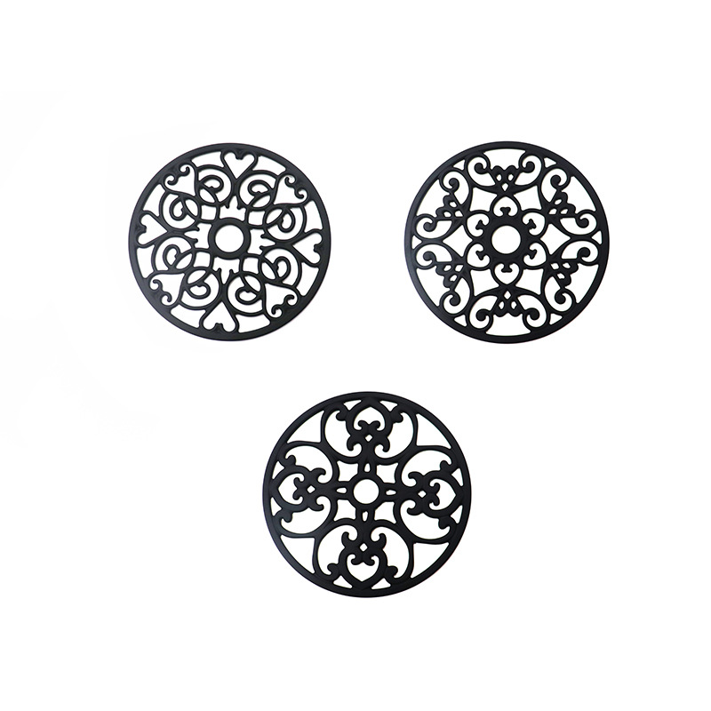 Thickened Round Silicone Placemat With Hollowed-out Heat-insulating Pad 2