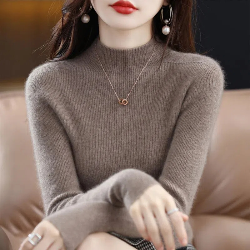 New Slim-fit Figure-flattering Sweater With A Half-high Neckline