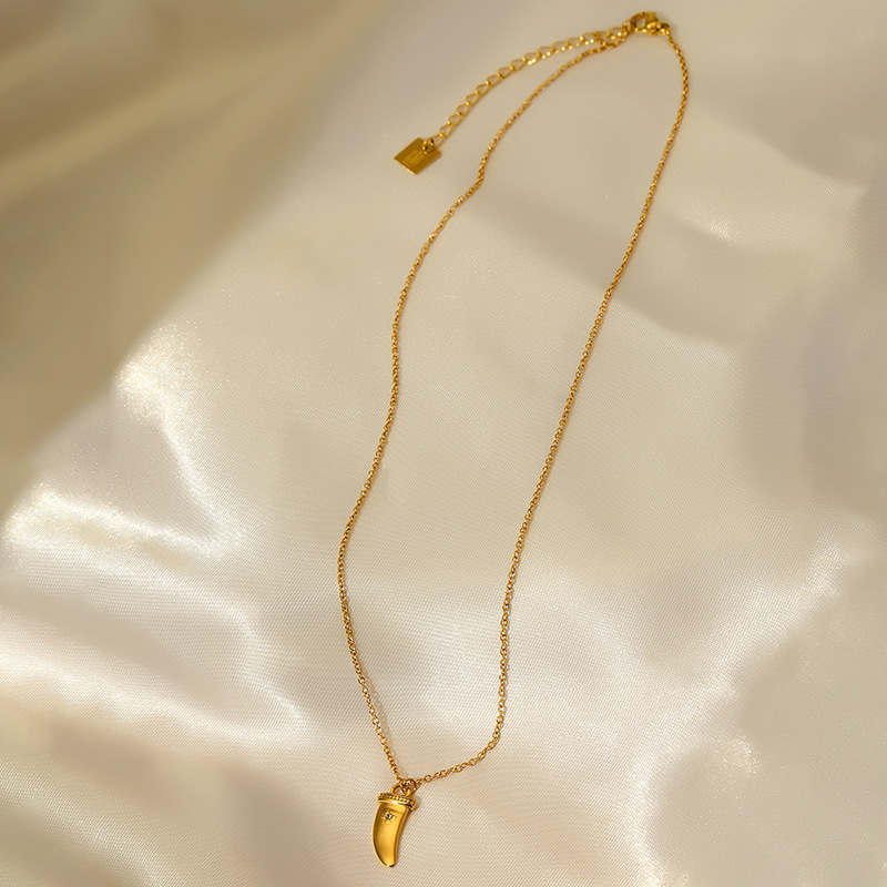 Wolf Tooth Pendant Necklace Titanium Steel 18K Gold Stainless Steel