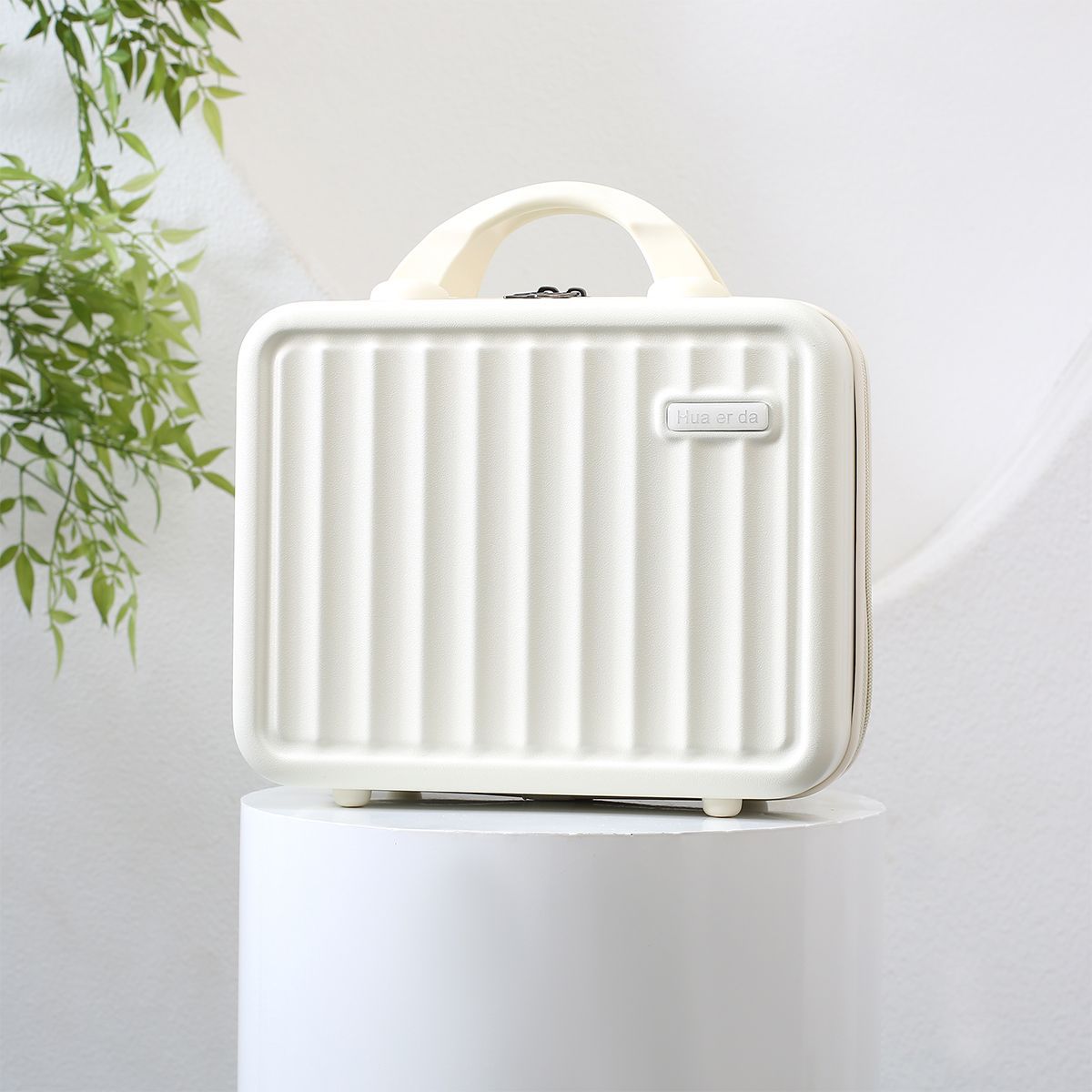 A Lightweight Compact Suitcase With Sleek Minimalist Design