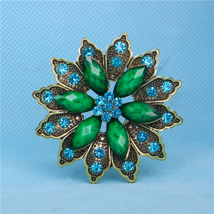 Title 4, High-end Diamond Brooch Vintage Corsage Fashion