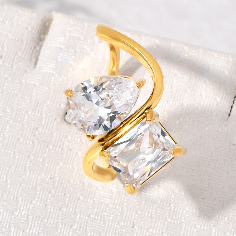 Titanium Steel Vacuum Plating 18k Diamond Water Drop Square Ring