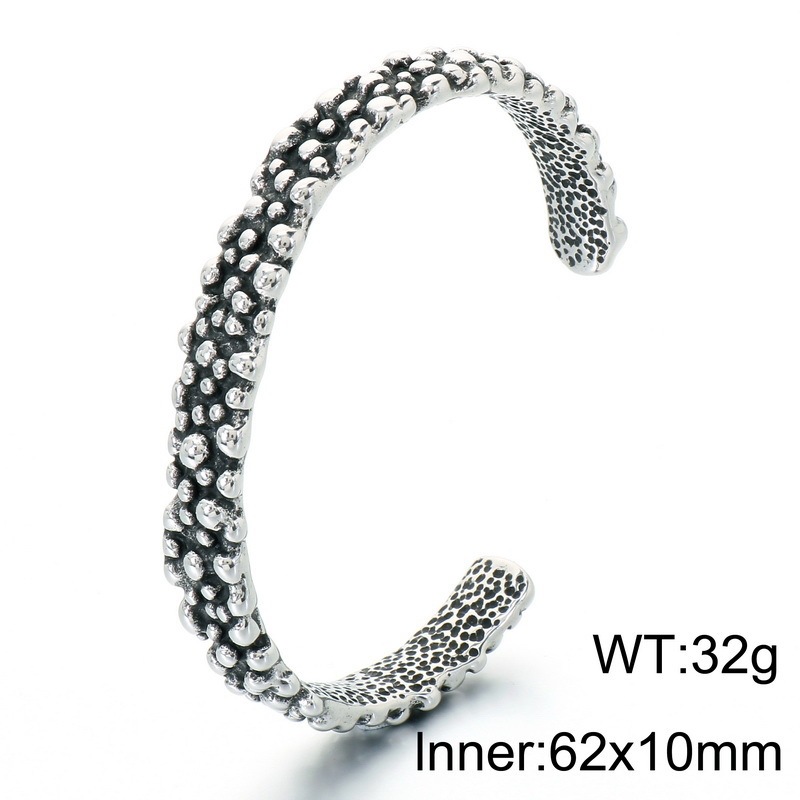 Individualized Fishtailpatterned Textured Cshaped Bracelet Niche Crescent Moon Design