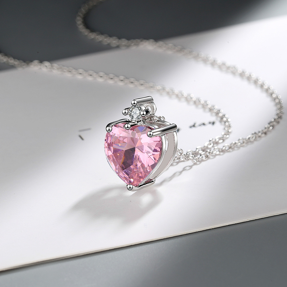 Women's Simple Diamond-embedded Heart-shaped Pendant Necklace