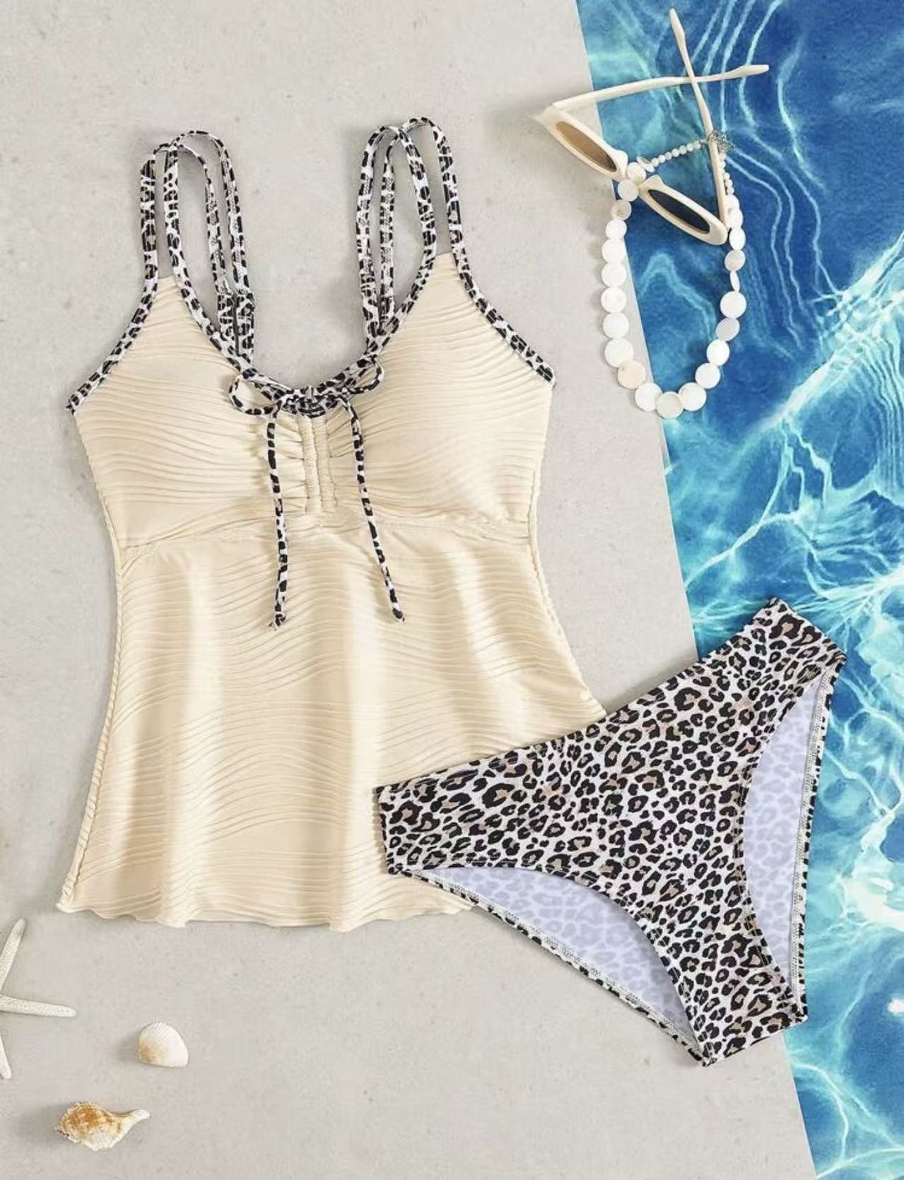 Stylish Resort Spa Style Rivulet Pattern Beach Swimsuit Set