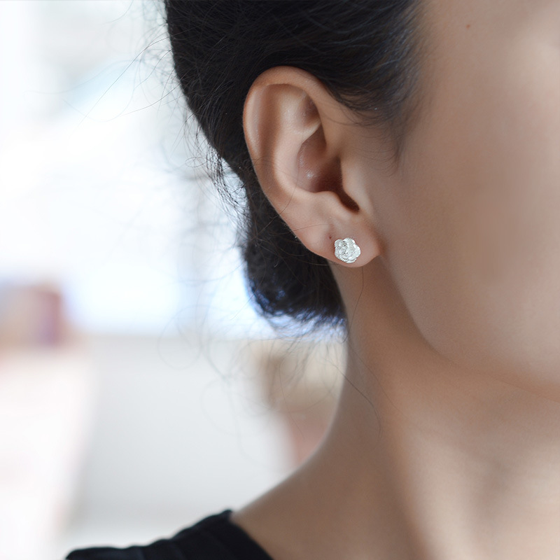 Fashion Exquisite Women's Rose Stud Earrings Simple Argent Pur