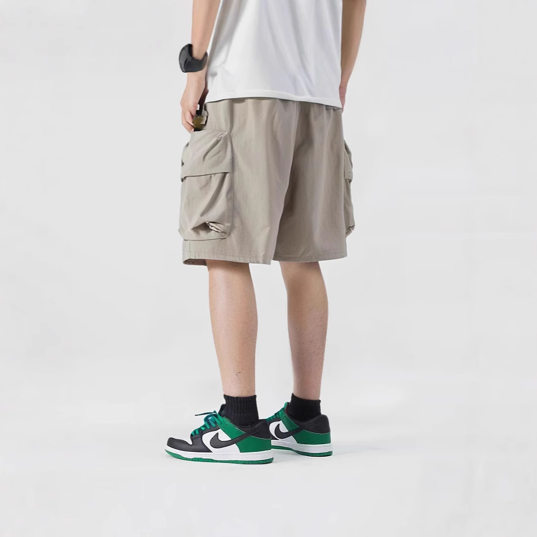 Japanese Outdoor Fashion Large Pocket Pants Loose Shorts Men