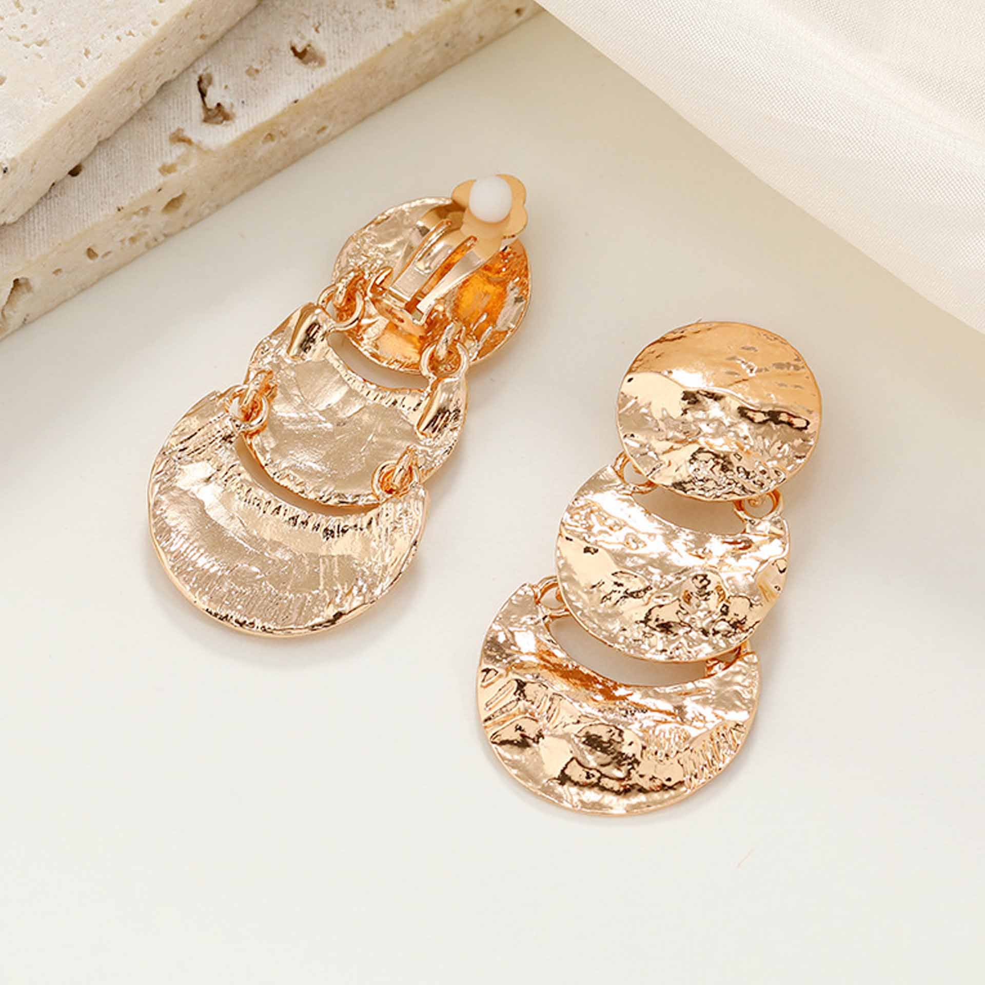 Internet Hot Simple Metal Baroque Wafer