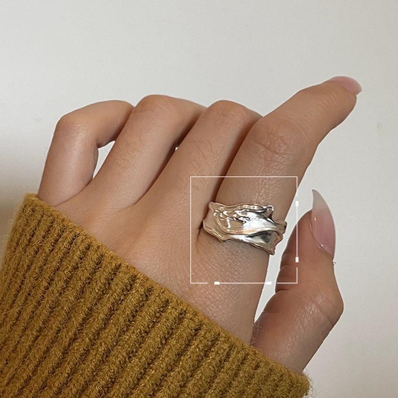 Women's Cold Wind Pleated Ring