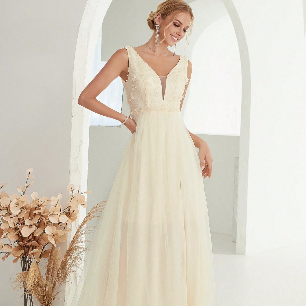 V-neck Sleeveless Lace Wedding Dress