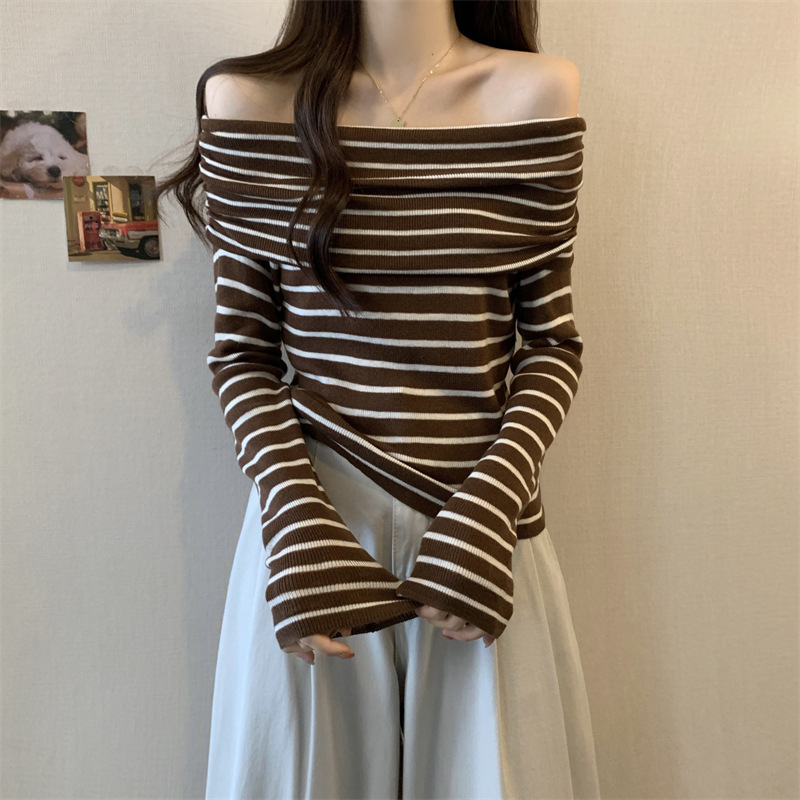 Title 4, Autumn New Off-shoulder Striped Sweater