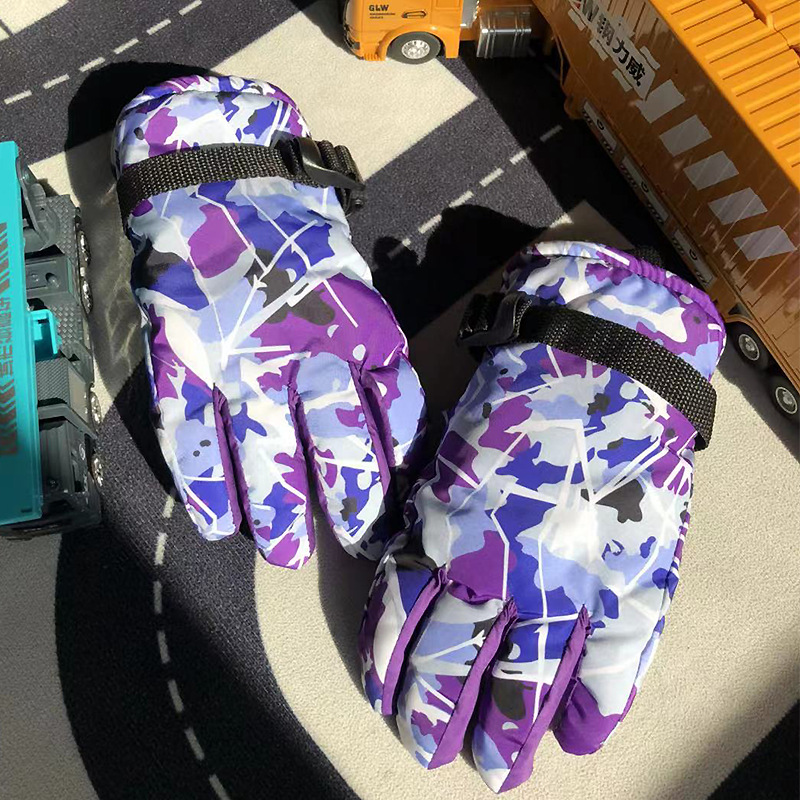 Waterproof And Hard-wearing Non-slip Winter Gloves - Image 2