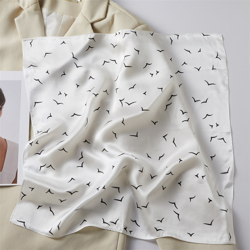 Black Four-Panel Silk Authentic Silk Scarf