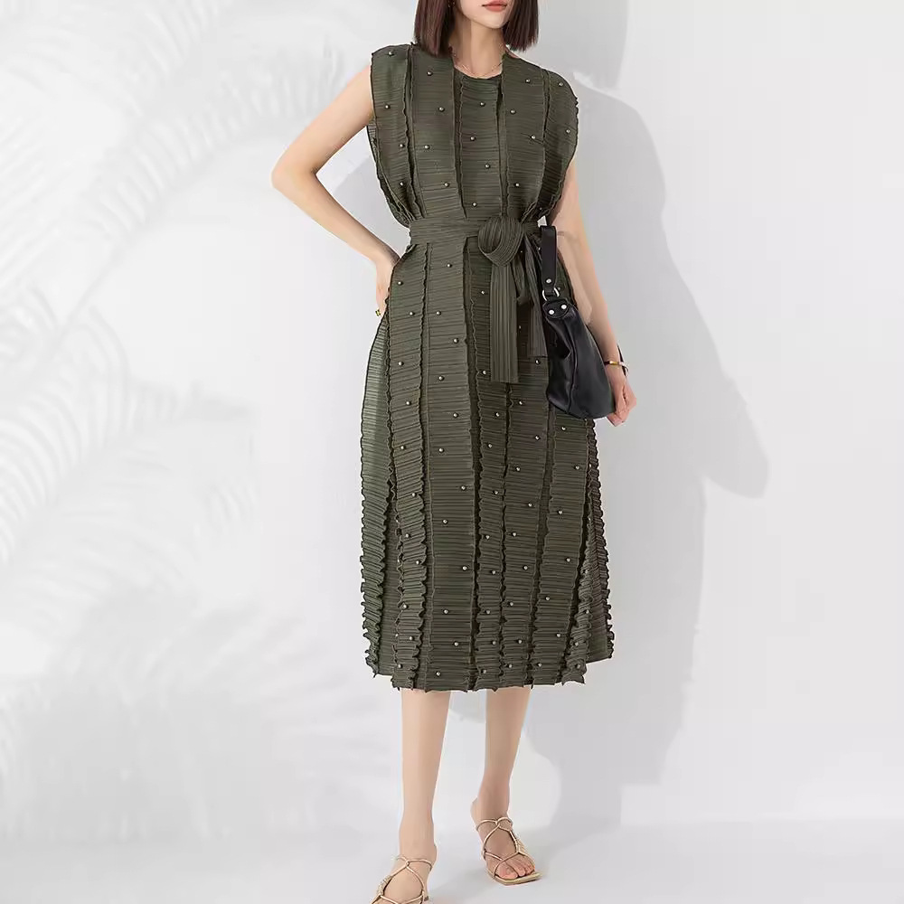 With Loose Elastic Oversized Pleated Dress