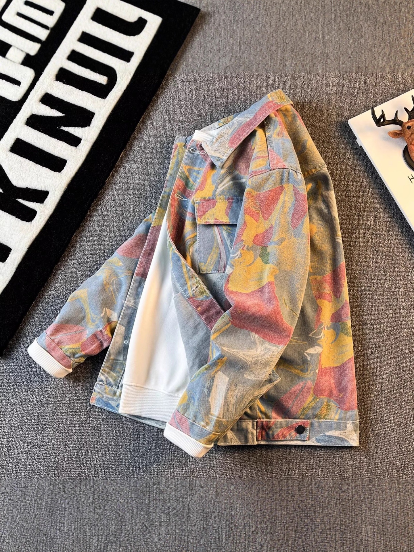 Ink-wash Graffiti Denim Jacket For Men