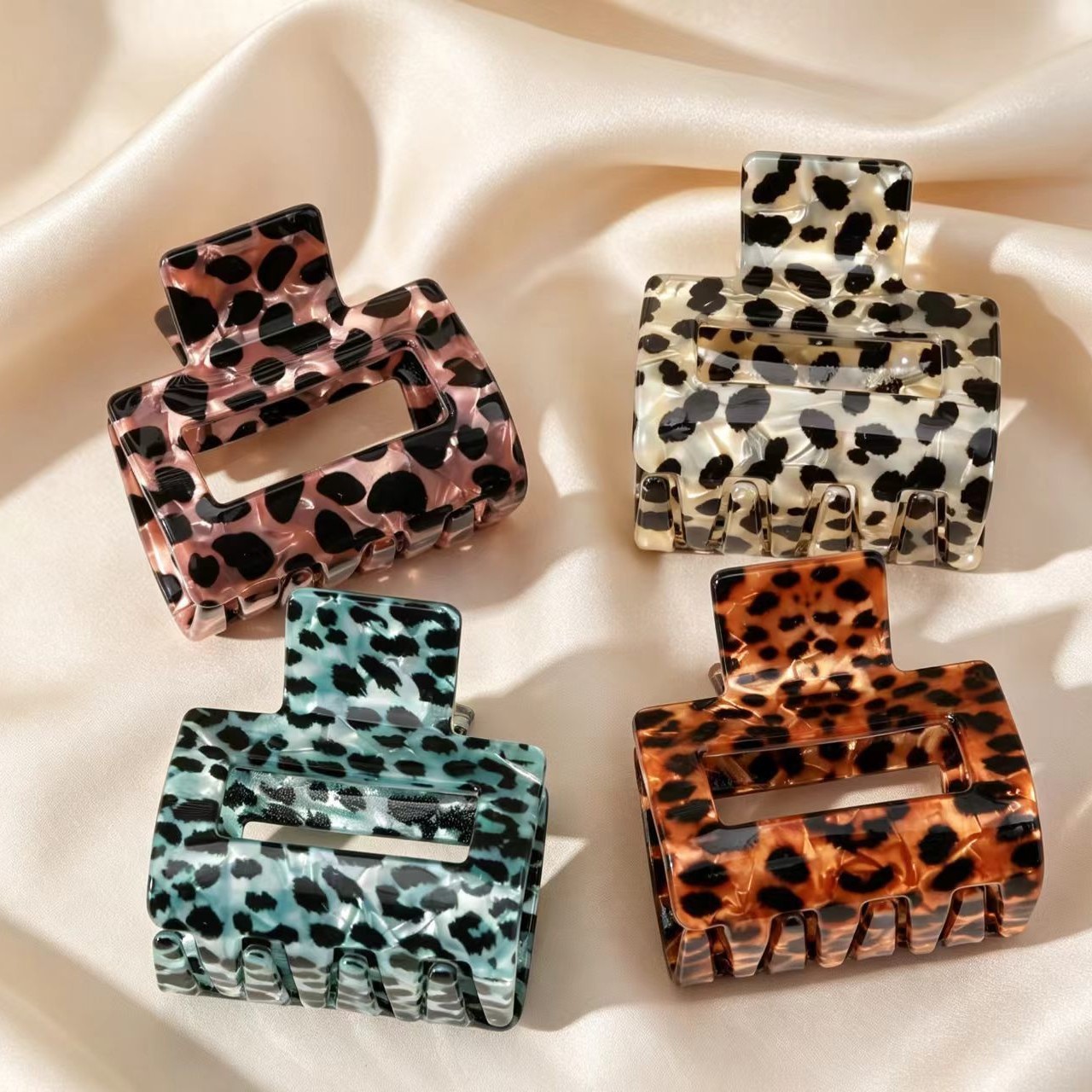 Marbled Square Sweet Shark Clip
