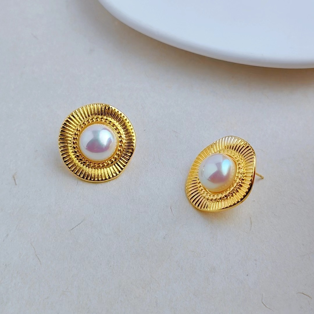Retro Semicircle Pearl Stud Silver Needle Exaggerated Earrings