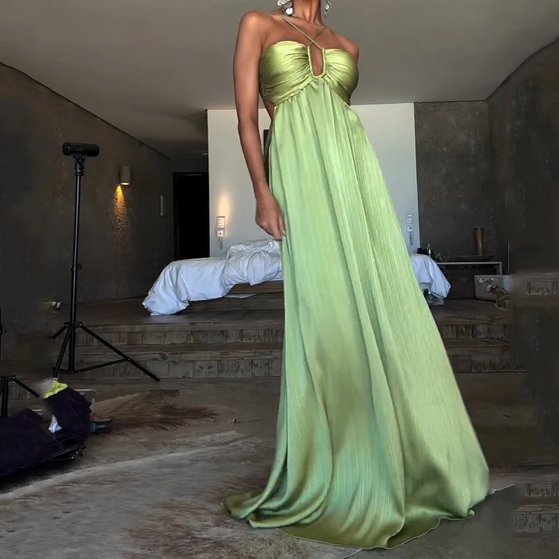 Halter Cut-out Low-cut Pleated Expansion Skirt For Vacation Dress