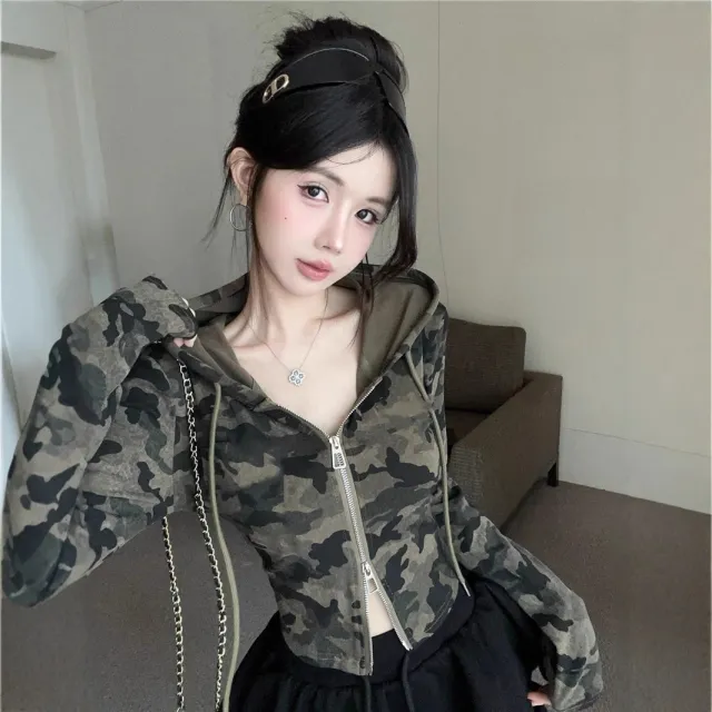 Women's V neck Zip up Waist cinching Tight Top Camouflage L - Shop at LoveMi