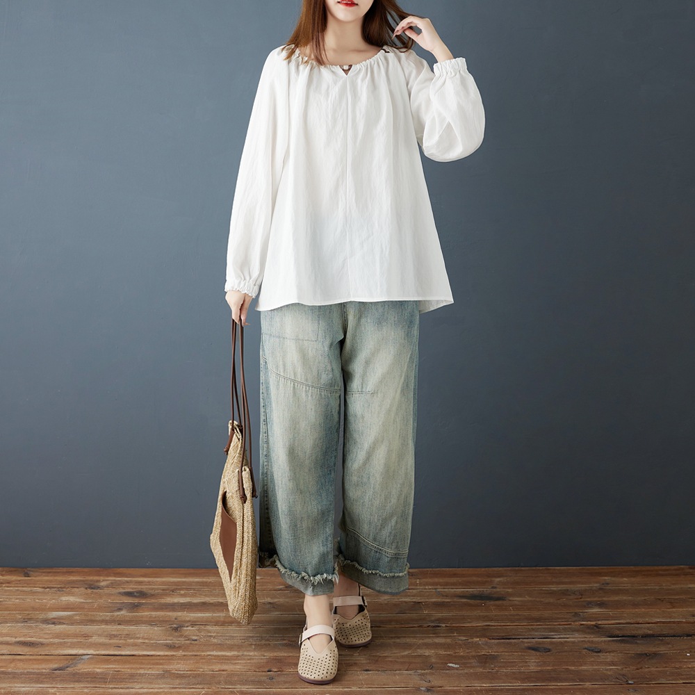 Plus-size Loose-fit Womens Blouse With Ruffled Lace Trim