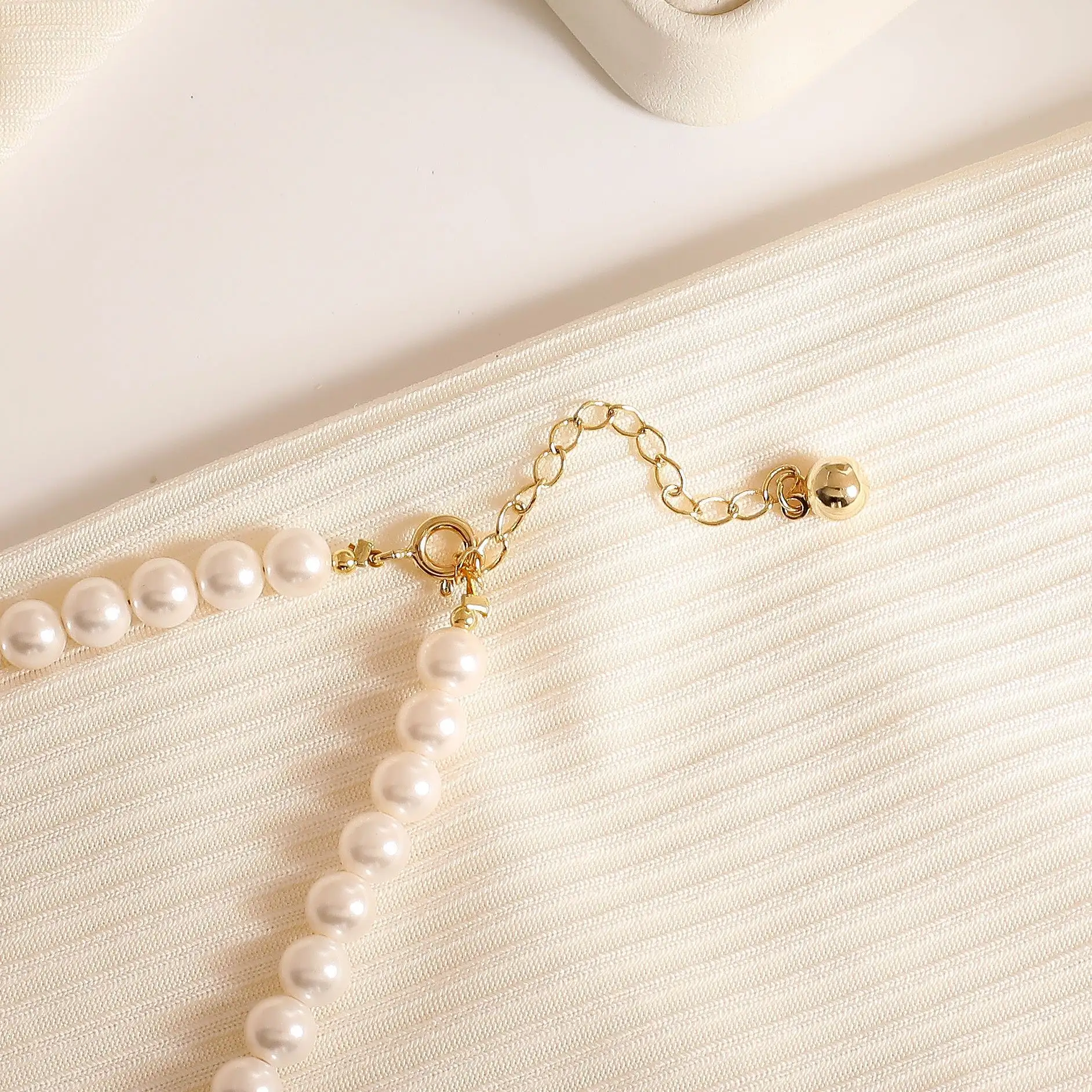 Perfect Circle High-grade Micro Glass Bead Necklace