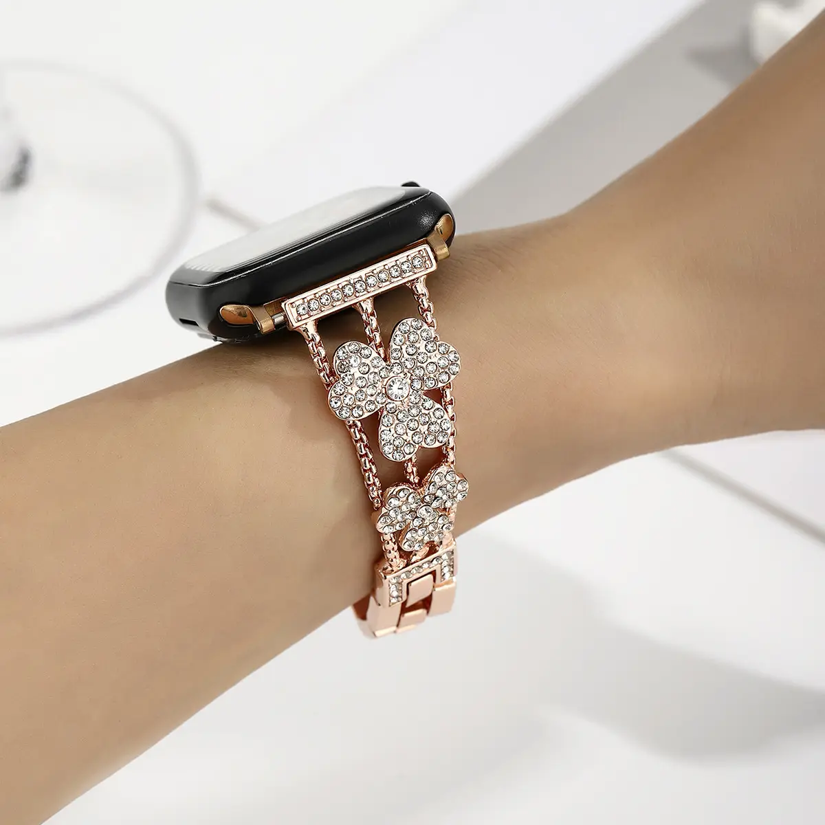 Metal Clover-shaped Three-dimensional Diamond-encrusted Watch Strap