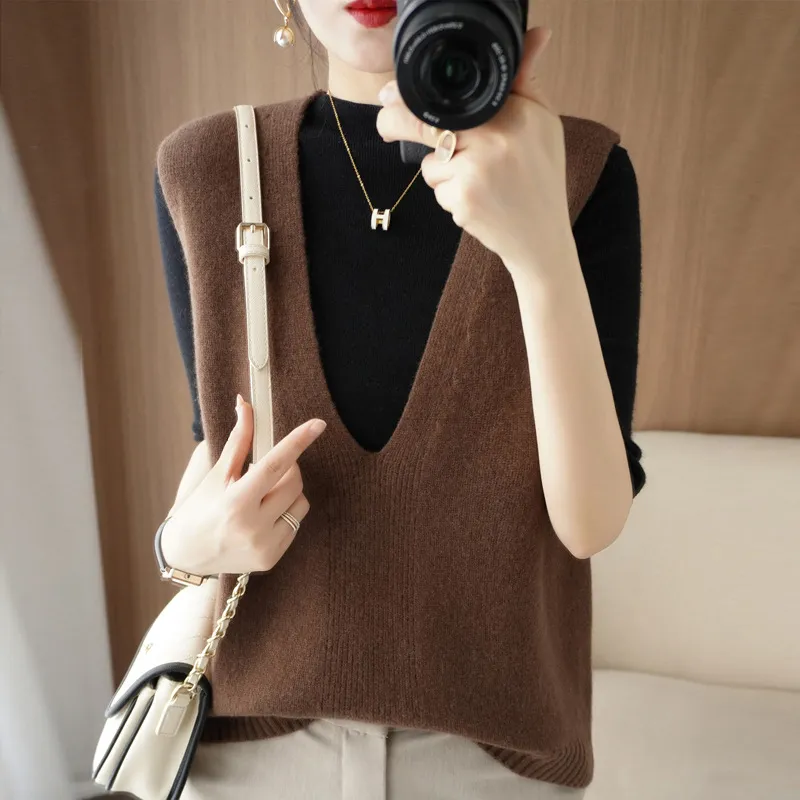 Solid Colour Pullover Outerwear Knitted Vest - Black Tea Brown