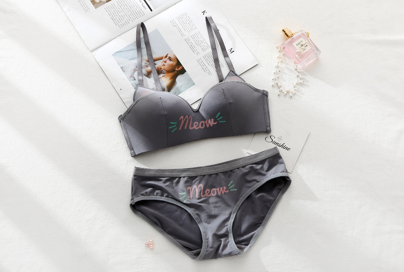 Title 1, Meow Girl halve cup draadloze push-up bh set, v...