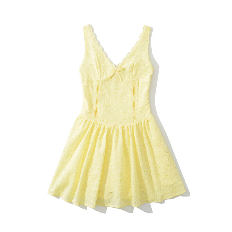 فستان أصفر بظهر من الدانتيل وحزام مطاطي، جميل ومنعش