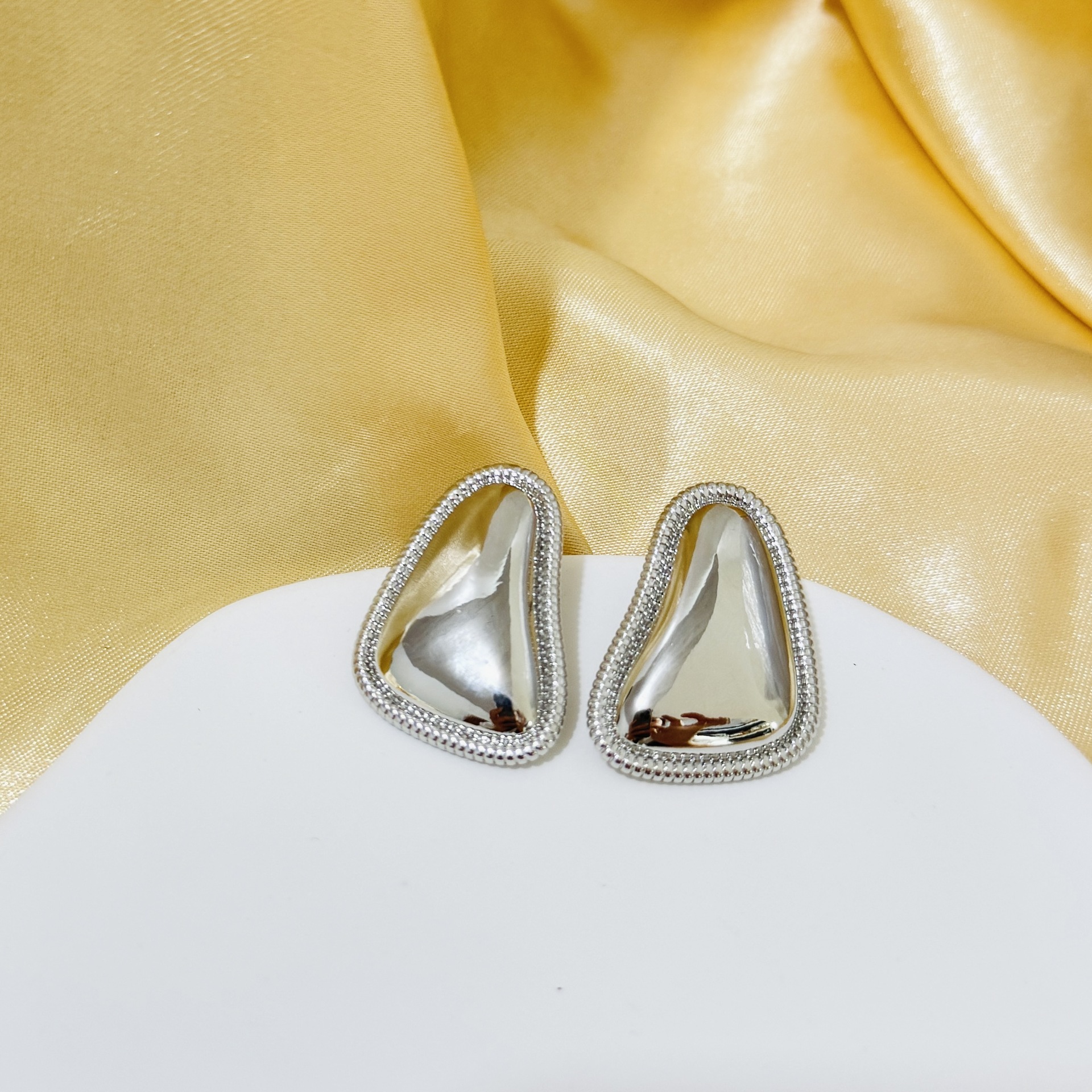 Metallic Geometric Personalized Niche Design Earrings