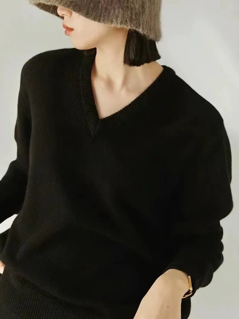Women's V-neck Sweater Knitted Bottoming Shirt - Black
