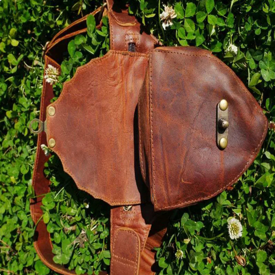 Steampunk European And American Retro Heart-shaped Belt Satchel — foto 4