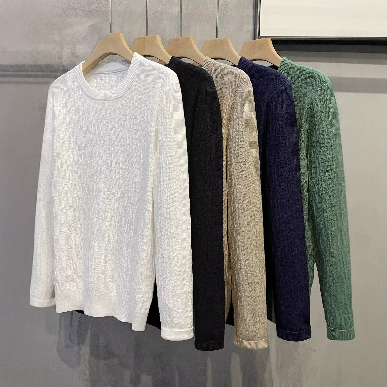 Mens New SpringAutumn Solid-Color Crew-Neck Jacquard Base Sweater