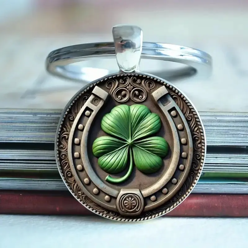 Retro Horseshoe And Four-leaf Clover Key Ring