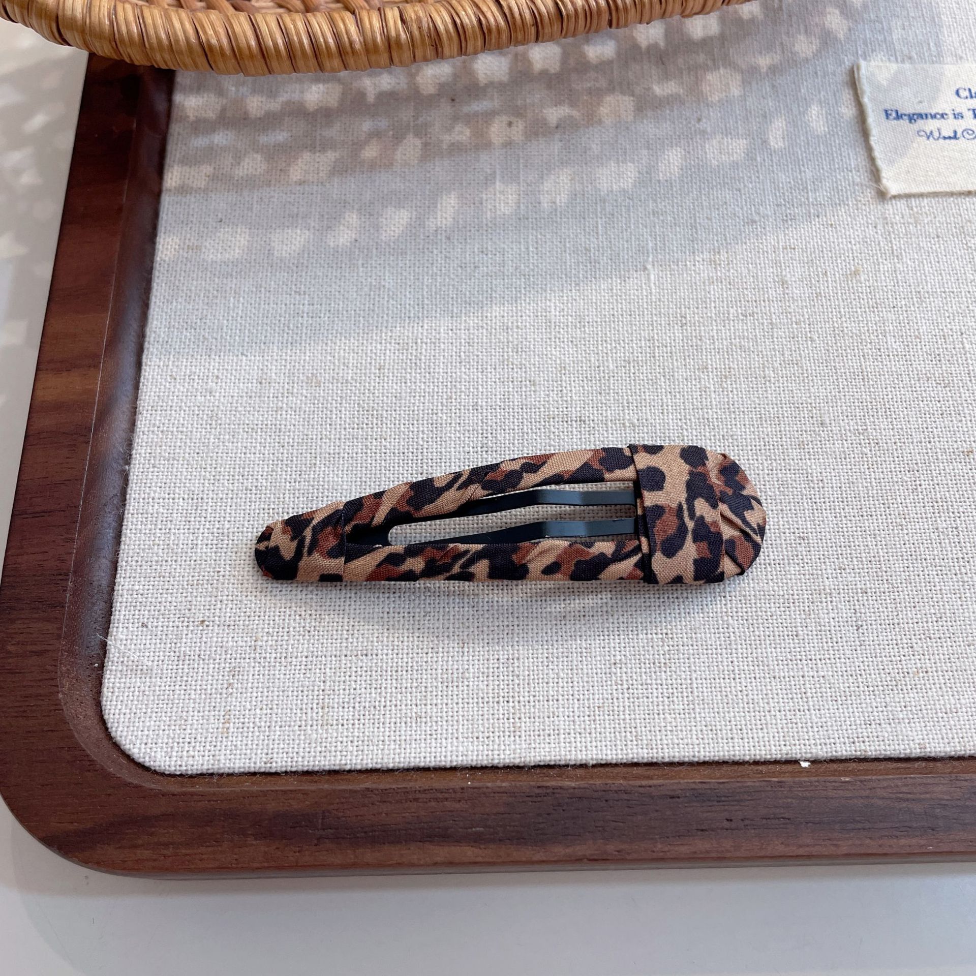 Retro Leopard-Print Bang Clip Simple And Chic Hairclip For Women To Style Fringe Or Loose Strands