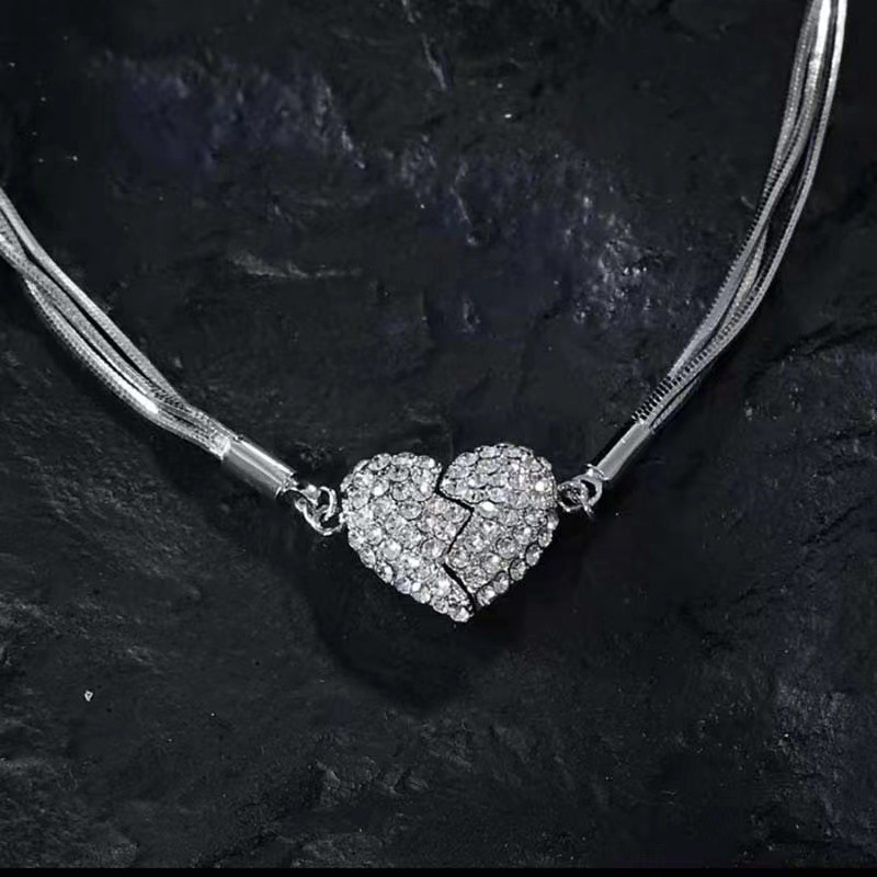 Women's Diamond Studded Heart-shaped Magnet Necklace
