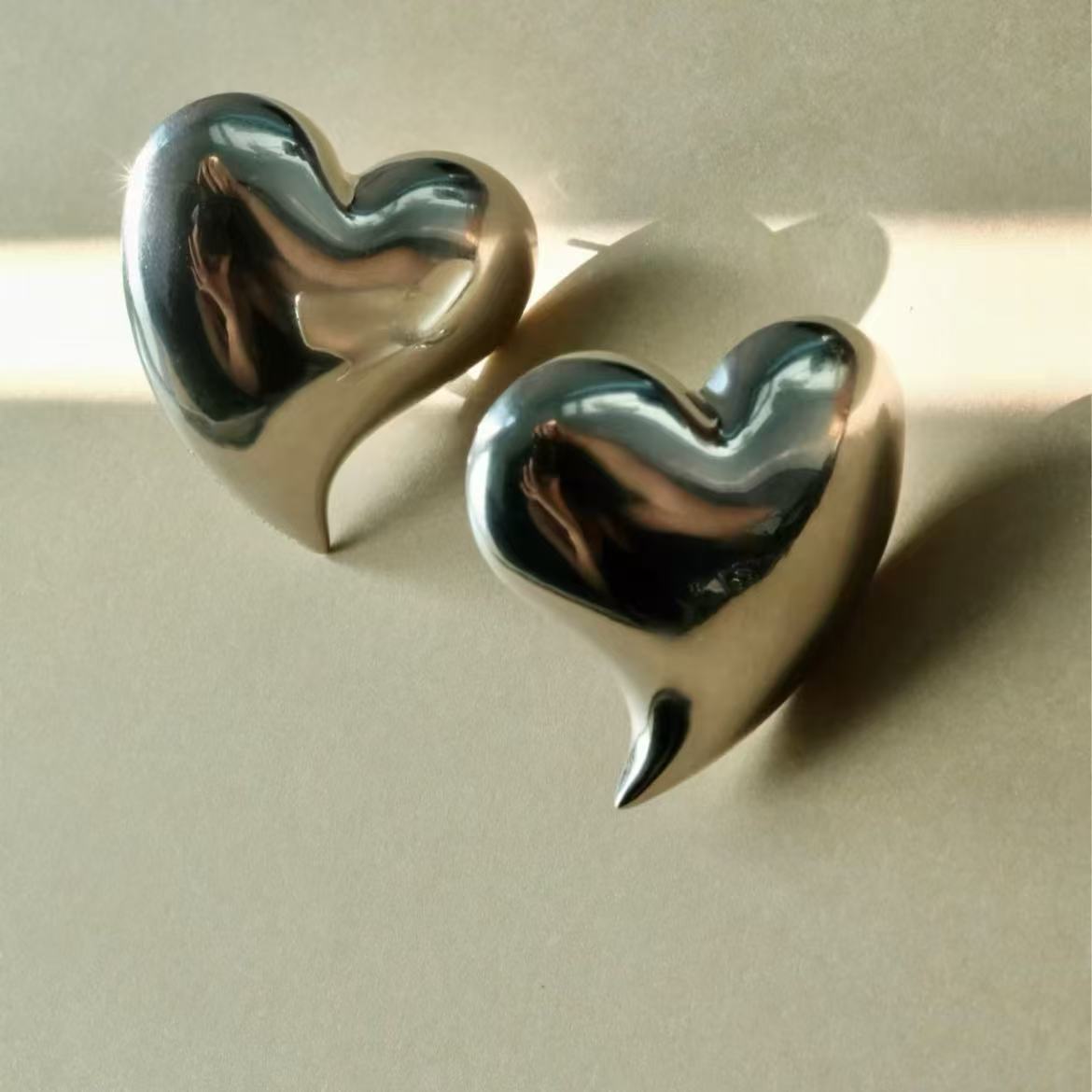 European And American-style Exaggerated Glossy Irregular Large Heart-shaped Earrings And Ring