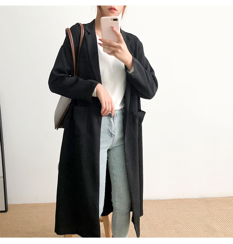 Title 7, Solid color silhouette loose coat