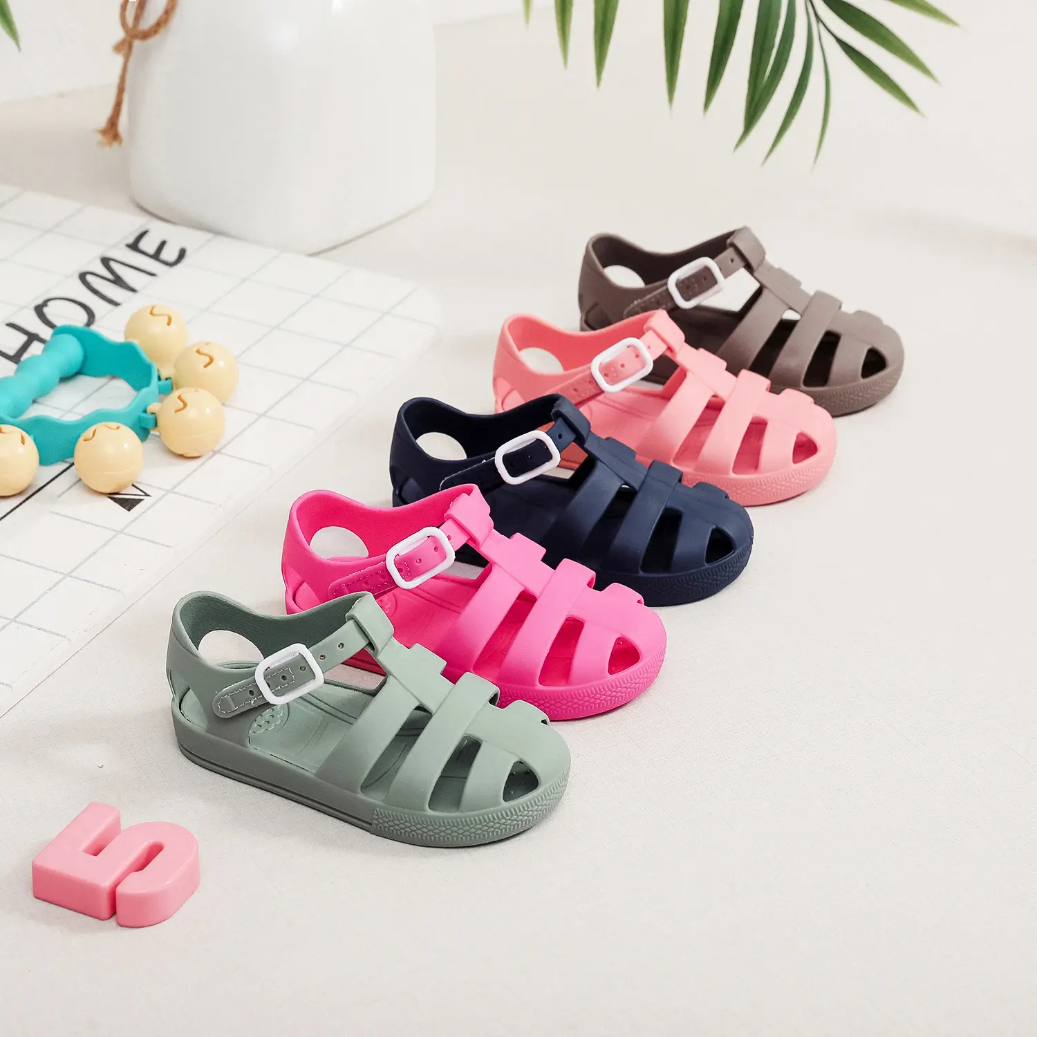 Childrens Velcro-Strap Non-Slip Waterproof Beach Shoes