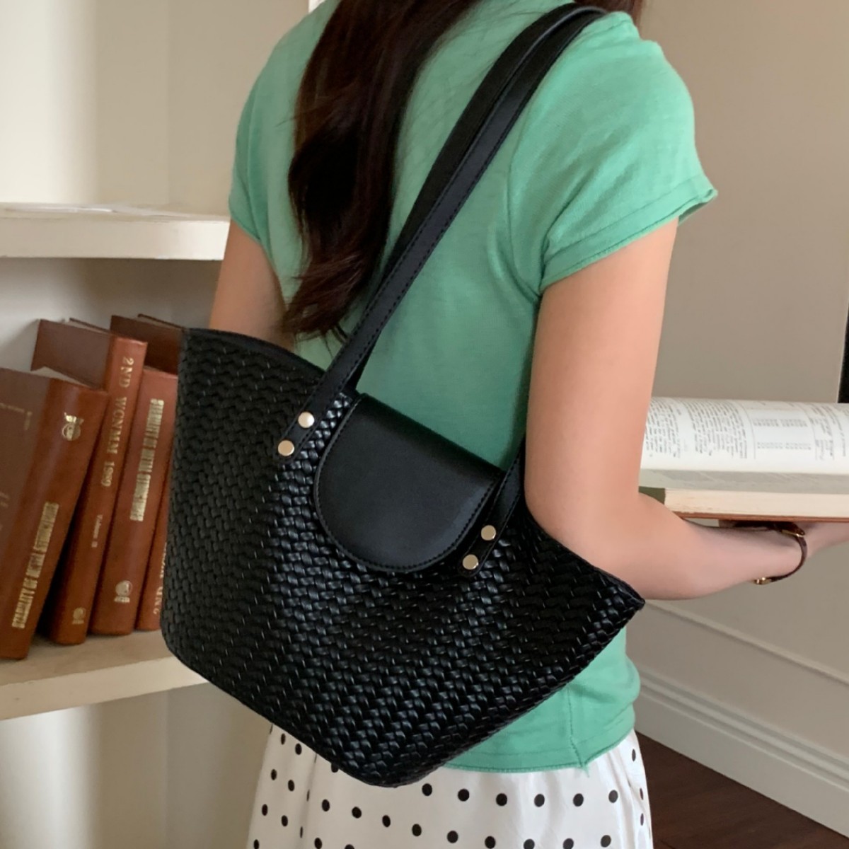 New Stylish Woven Tote Bag Versatile For Casual Use With A Detachable Shoulder Strap