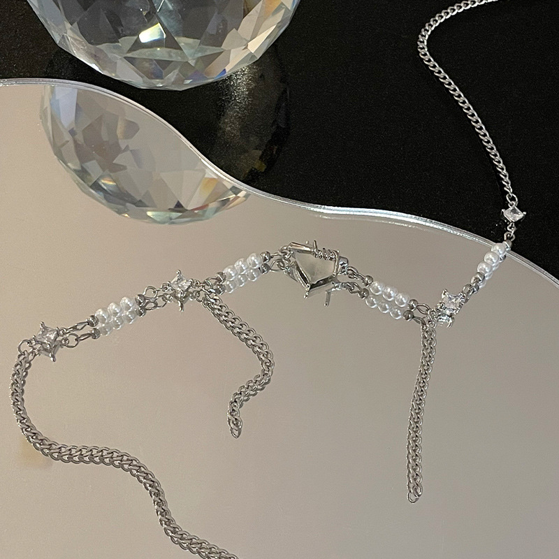 Thorn Jelly Heart-shaped Multi-part Pearl Necklace