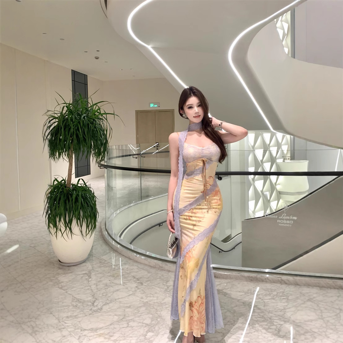 Halter Design Elastic Lace Temperament Fishtail Skirt