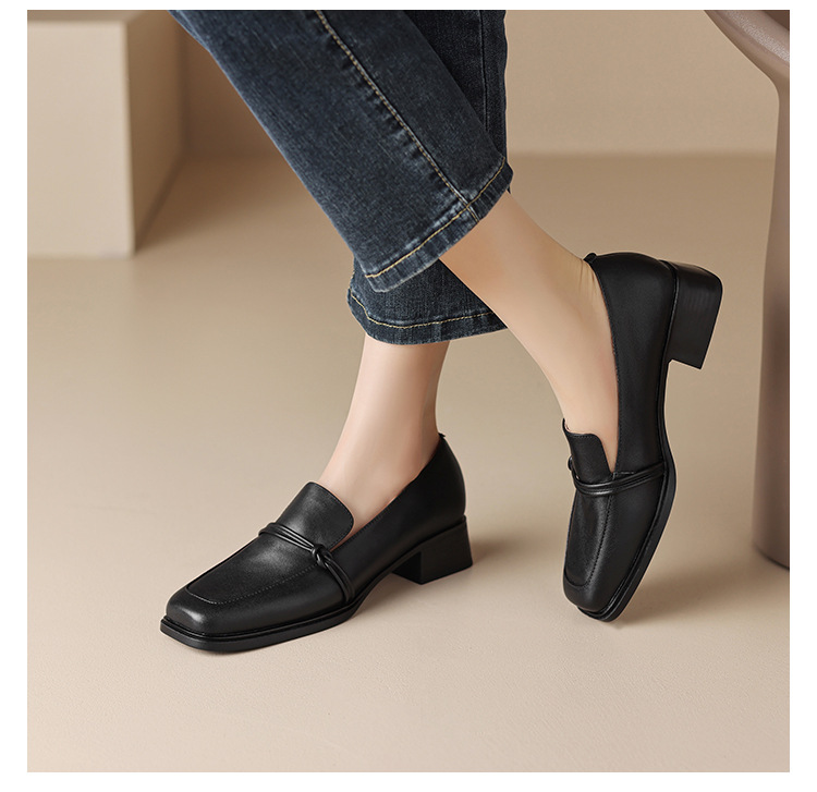 Women’s Retro Minimalist Mid-Heel Leather Shoes