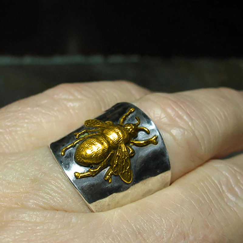 Vintage Hammered Two-tone Animal Ring