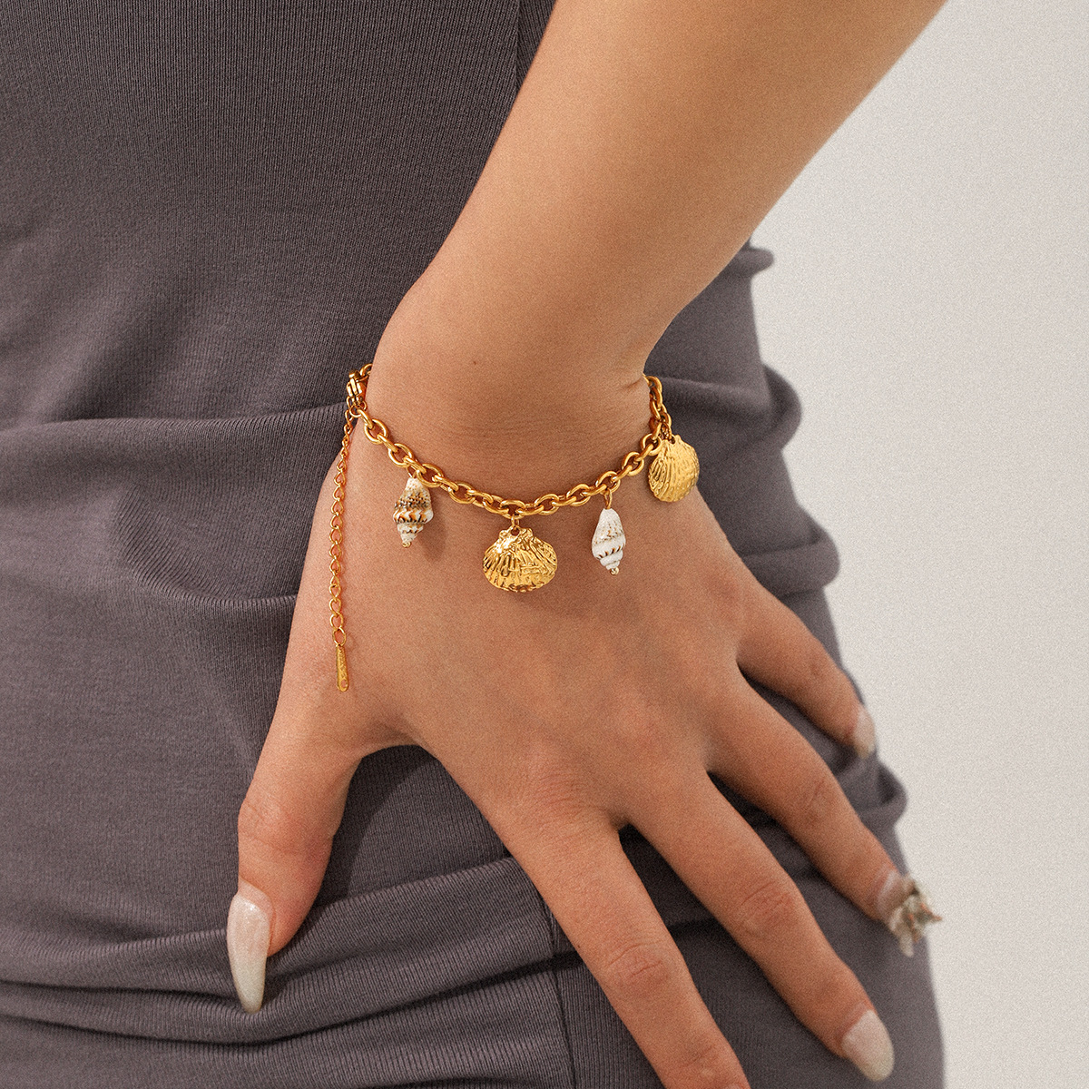 Ocean-style Stainless Steel Bracelet With Shell And Conch Designs