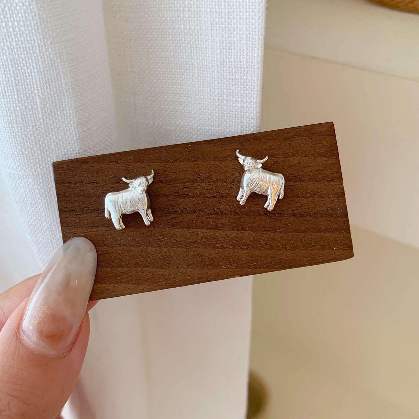 Cercei și accesorii personalizate la modă pentru animale zodiacale