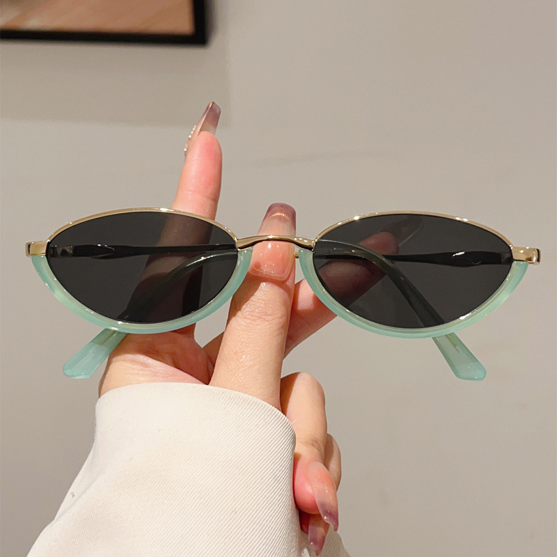 Internet Celebrity Same Triangle Cat’s Eye Metal Small Frame Sunglasses
