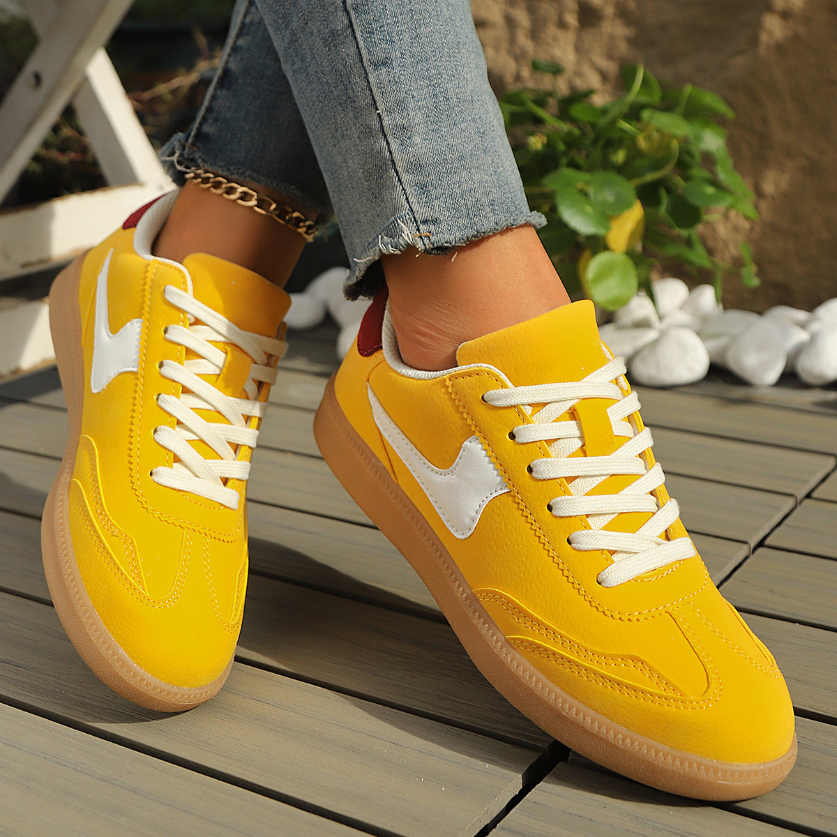 Women's Lightweight Flat Versatile Sports And Casual Shoes
