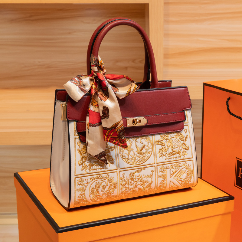 Rare Embroidered Chinese-Style Bag For Women